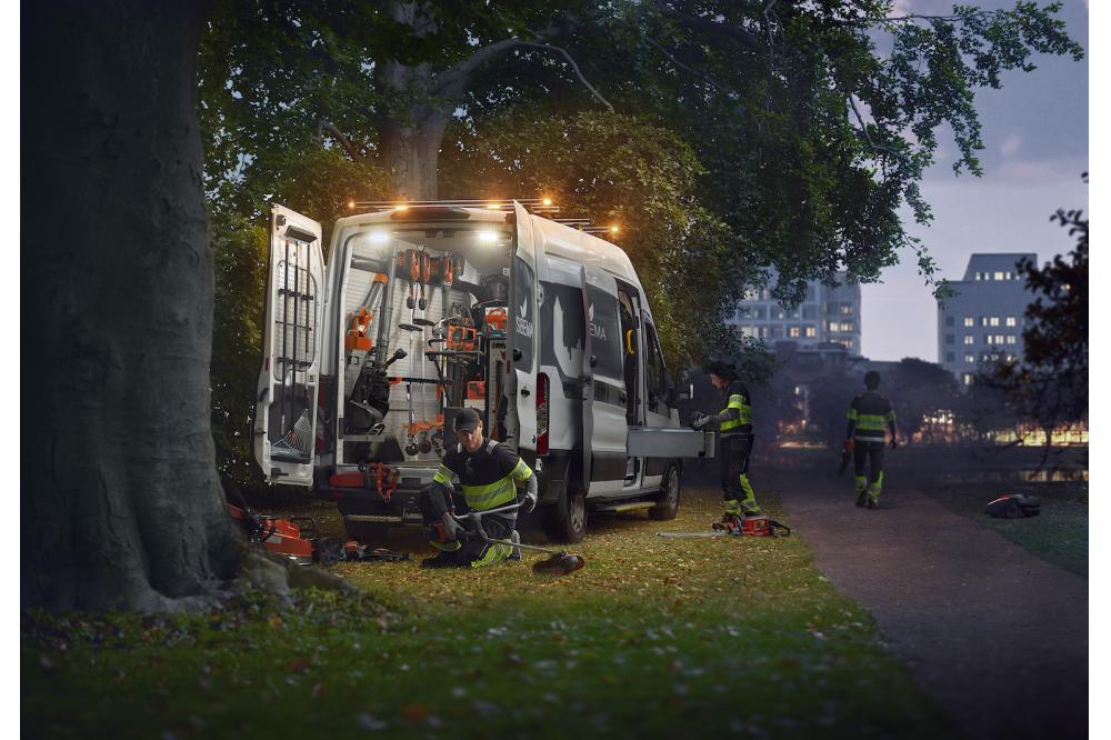 Husqvarna stellt mobile, modulare Ladel&ouml;sung f&uuml;r l&auml;ngere Betriebszeit vor